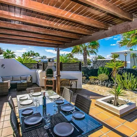 Casa Hermosa Villa *